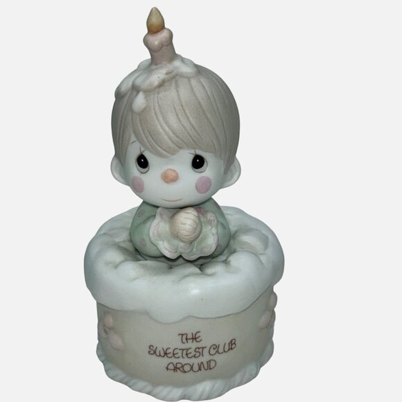 Precious Moments The Sweetest Club Around B-0103 Boy Birthday Cake Figurine - Picture 3 of 11